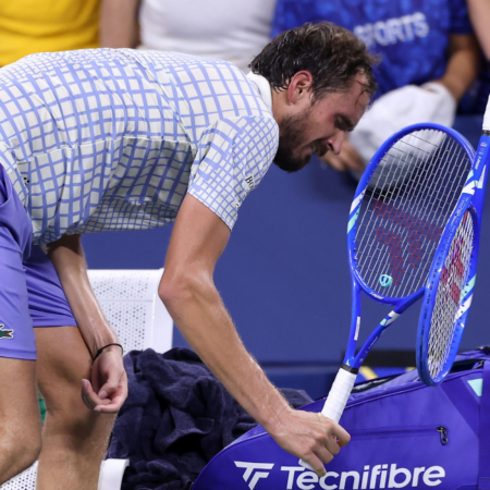 Даниил Медведев проиграл в первом круге US Open