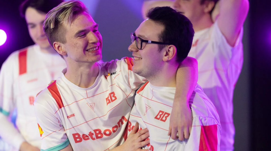 BetBoom Team сыграет с Team Falcons в плей-офф The International 2025