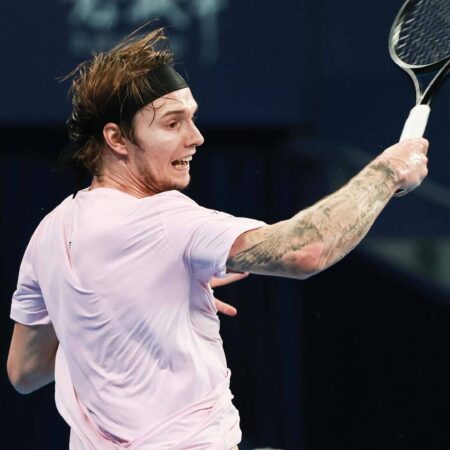 Александр Бублик выиграл турнир ATP-250 в Ханчжоу
