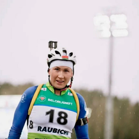 Динара Смольская вырвала у Анны Солы золото масс-старта на Чемпионата Беларуси по летнему биатлону
