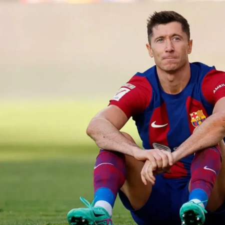 Барселона не планирует продлевать контракт с Робертом Левандовским