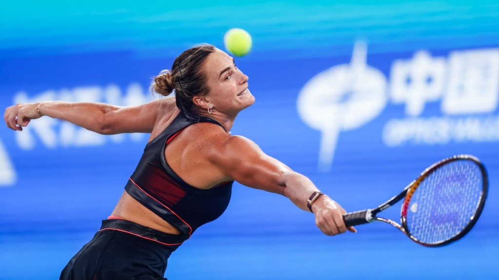 Арина Соболенко обыграла Елену Рыбакину и вышла в полуфинал турнира WTA-1000 в Ухане