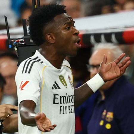 Винисиус заявил о желании покинуть Реал после замены в матче с Барселоной