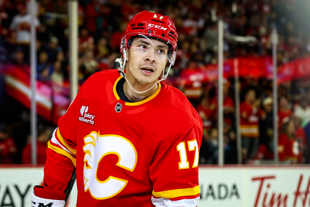 Егор Шарангович достиг отметки в 200 результативных очков в НХЛ