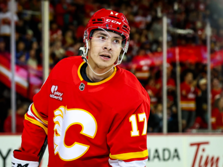 Егор Шарангович достиг отметки в 200 результативных очков в НХЛ