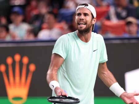 Карен Хачанов проиграл Таллону Грикспору на старте турнира ATP-500 в Вене