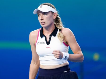 Екатерина Александрова вышла в четвертьфинал турнира в Токио