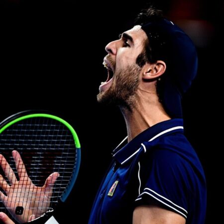 Карен Хачанов с победы начал выступление на «Мастерсе» в Париже