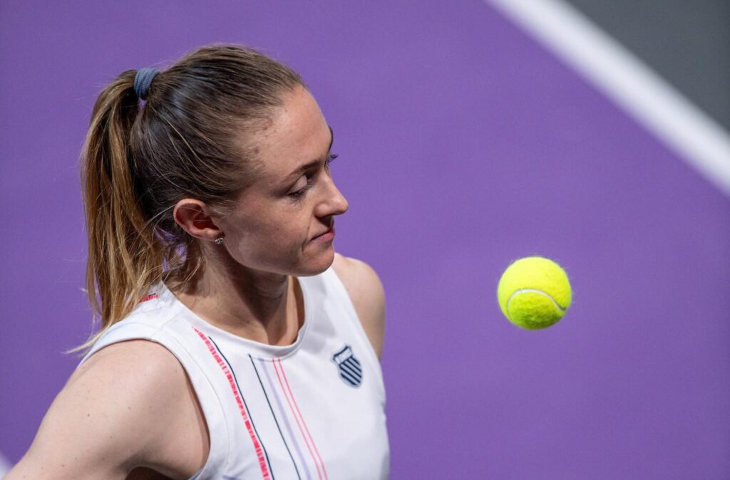Александра Саснович проиграла Белинде Бенчич в стартовом матче турнира WTA-250 в Гонконге
