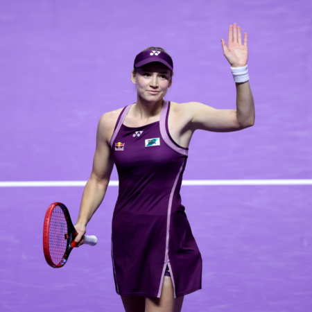 Рыбакина досрочно вышла в полуфинал Итогового чемпионата WTA с первого места в группе