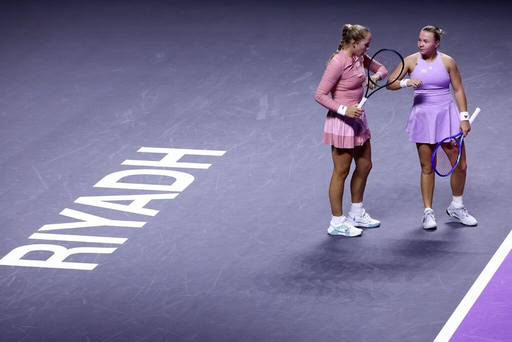 Андреева и Шнайдер лишились шанса сыграть в полуфинале Итогового турнира WTA