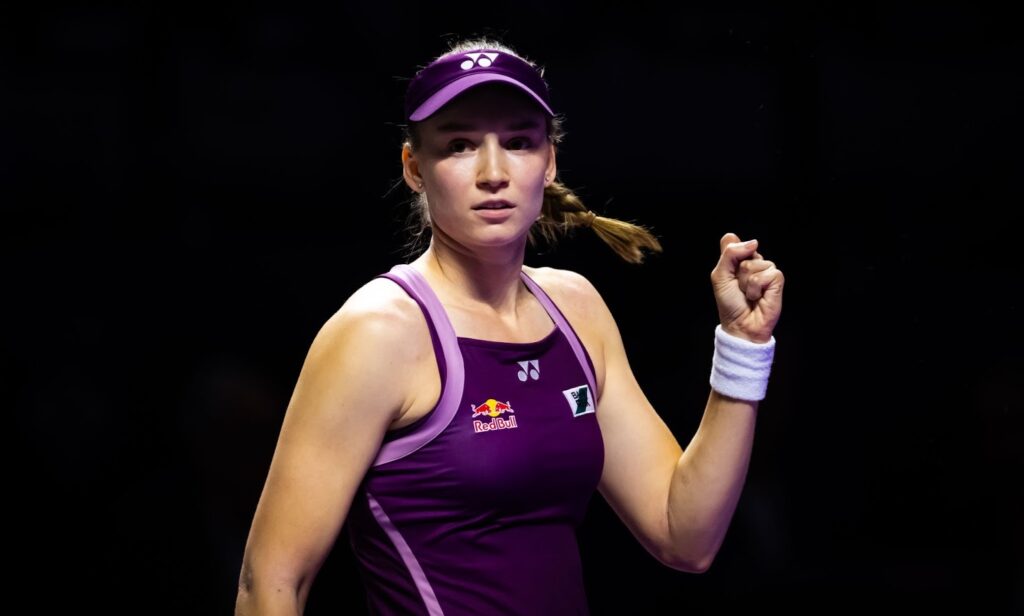 Рыбакина без поражений прошла групповой этап Итогового турнира WTA
