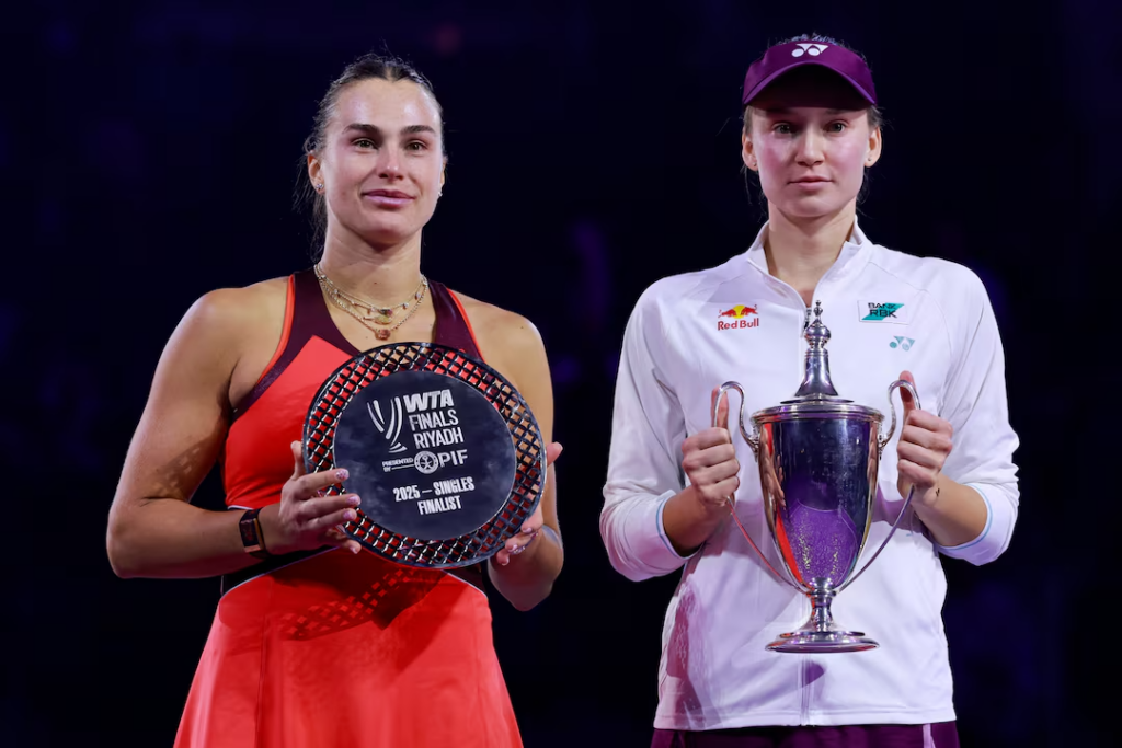 Елена Рыбакина обыграла Арину Соболенко в финале Итогового турнира WTA