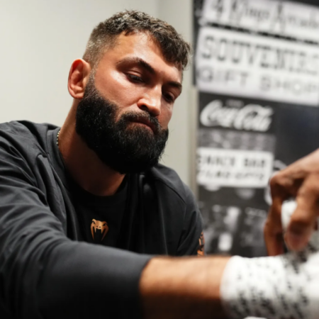 Андрей Орловский выиграл первый бой в профессиональном боксе