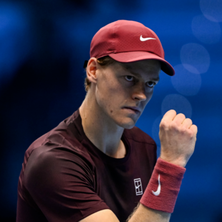 Янник Синнер выиграл стартовый матч Итогового чемпионата ATP
