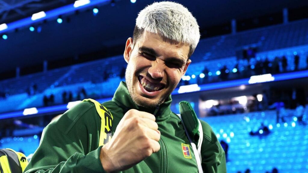 Карлос Алькарас с потерей сета обыграл Тэйлора Фрица