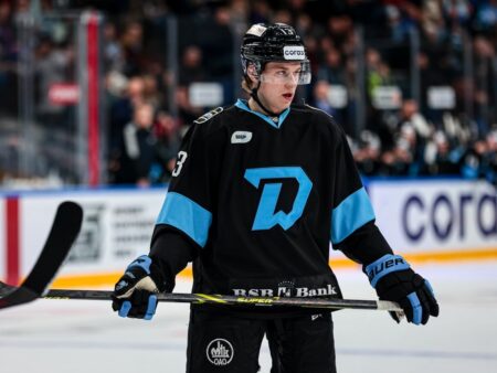 Вадим Мороз набрал 100-е очко в КХЛ