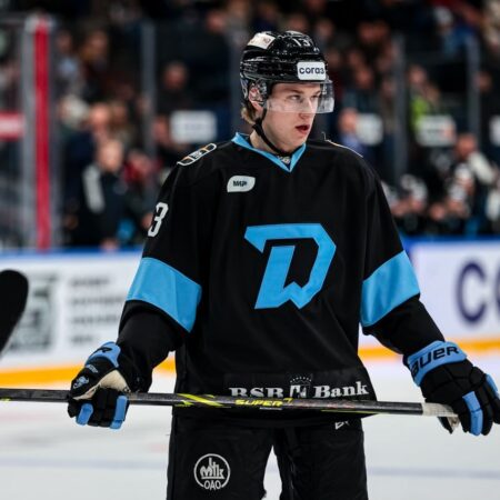 Вадим Мороз набрал 100-е очко в КХЛ