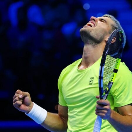 Карлос Алькарас вышел в 1/2 финала Итогового турнира ATP