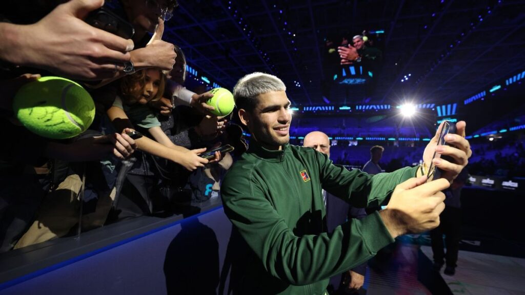 Карлос Алькарас завершит год в статусе первой ракеткой мира