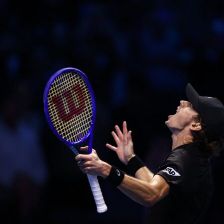 Алекс де Минаур вышел в полуфинал Итогового турнира ATP с одной победой в группе