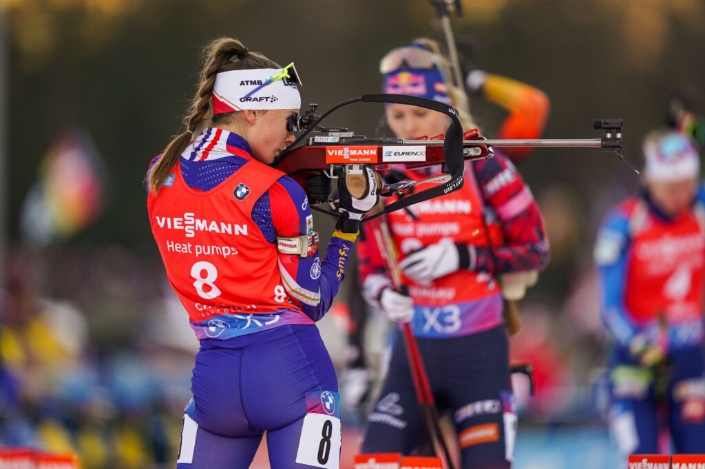 Скандал в женской сборной Франции по биатлону: Ришар поймали на порче чужой винтовки