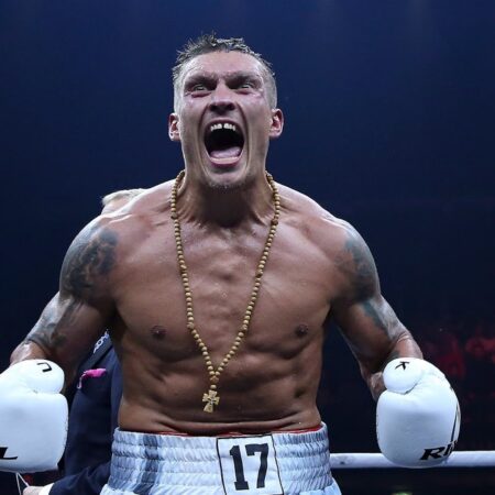 Александр Усик освободил пояс WBO и потерял статус абсолютного чемпиона мира