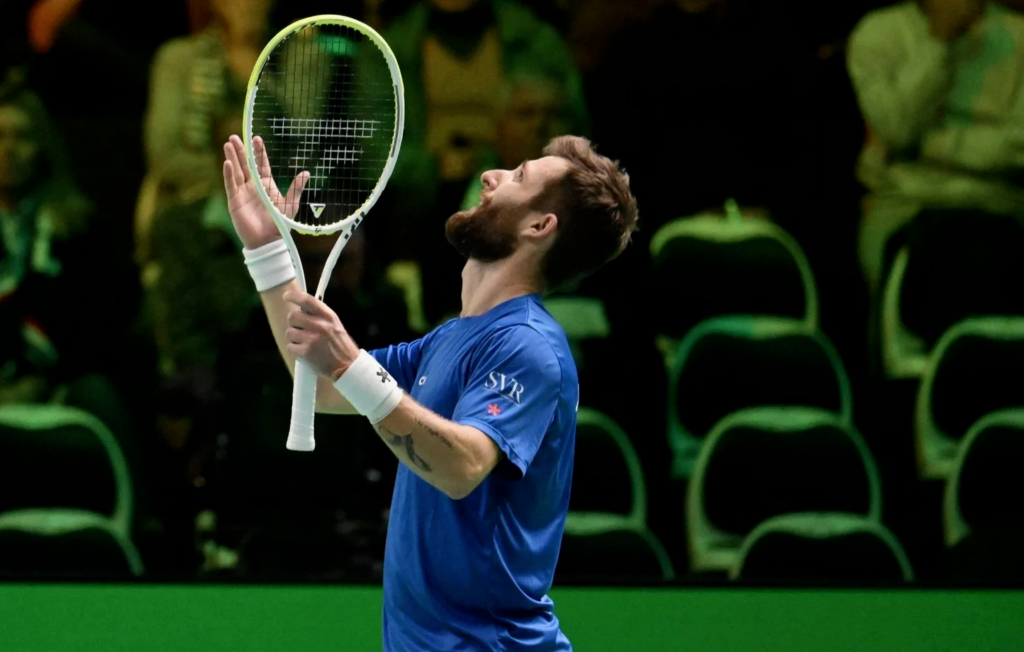 чудачества Корентена Муте привели сборную Францию к вылету из Кубка Дэвиса