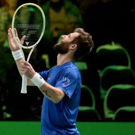 «Чувствую себя клоуном»: чудачества Корентена Муте привели сборную Францию к вылету из Кубка Дэвиса