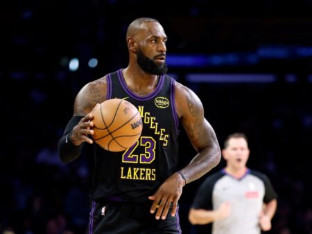 Леброн Джеймс установил исторический рекорд в NBA. Никто до него не выходил в 23 сезонах