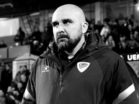 Трагедия в сербском футболе: главный тренер Радничек умер во время матча