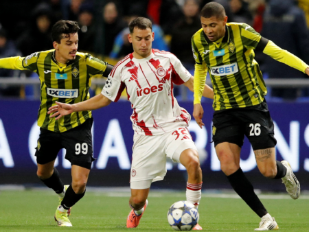 Кайрат с Валерием Громыко уступил Олимпиакосу в Лиге Чемпионов