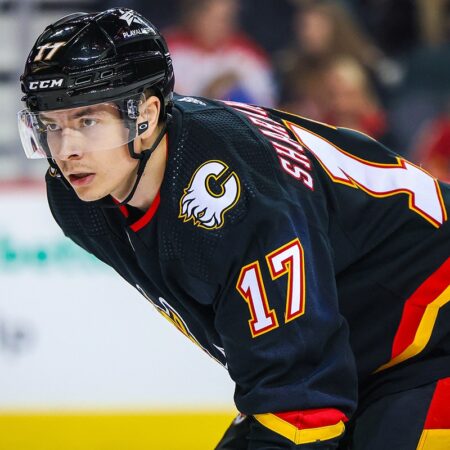 Егор Шарангович провел лучший матч в сезоне НХЛ, набрав 2+1