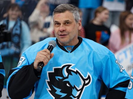 Дмитрий Квартальнов возглавил рейтинг тренеров КХЛ