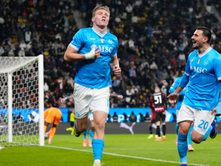 Наполи выиграл у Милана и вышел в полуфинал Суперкубка Италии