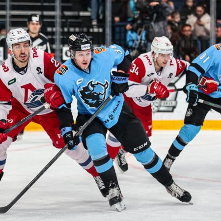 Минское «Динамо» уступило «Локомотиву» в первом матче после паузы в КХЛ