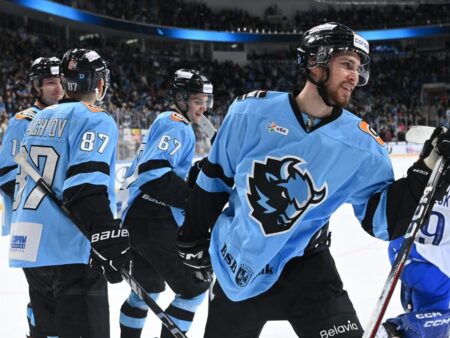 Минское «Динамо» разгромило московских одноклубников, забросив семь шайб