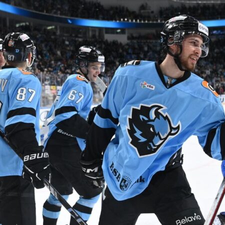 Минское «Динамо» разгромило московских одноклубников, забросив семь шайб