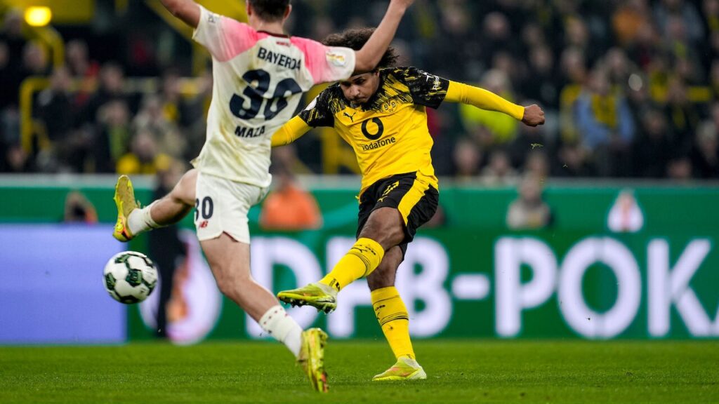 Байер обыграл Боруссию