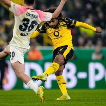 Байер обыграл Боруссию и вышел в 1/4 Кубка Германии