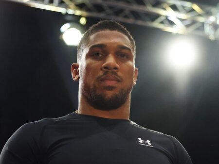Экс-чемпион мира по боксу Энтони Джошуа попал в автокатастрофу в Нигерии