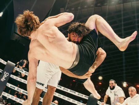 Царукян не смог финишировать Шару Буллета в поединке по грэпплингу