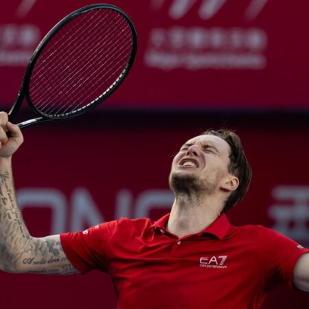 Александр Бублик завоевал титул чемпиона турнира ATP-250 в Гонконге