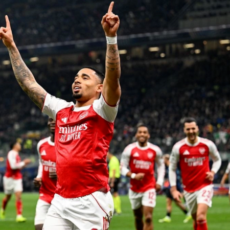 Арсенал первым квалифицировался в плей-офф Лиги Чемпионов