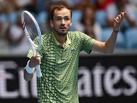 Даниил Медведев потерпел поражение в четвертом круге Australian Open-2026
