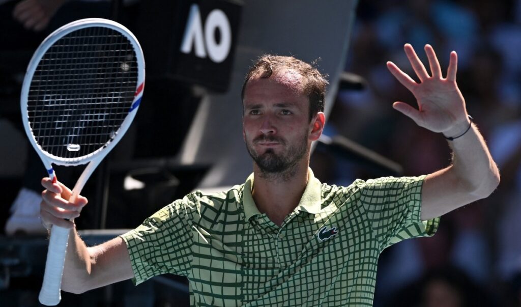 Даниил Медведев вышел в третий круг Australian Open 2026