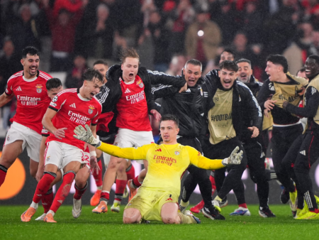 Гол Трубина на последней секунде вывел Бенфику в плей-офф Лиги Чемпионов