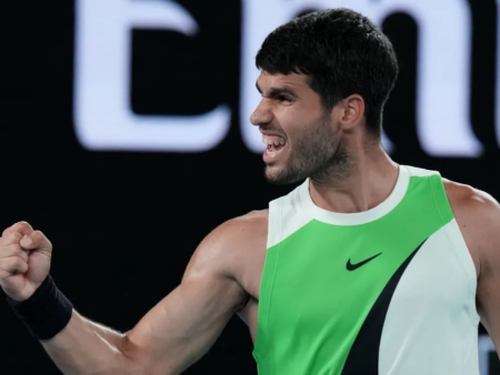 Карлос Алькарас обыграл Александра Зверева и вышел в финал Australian Open 2026