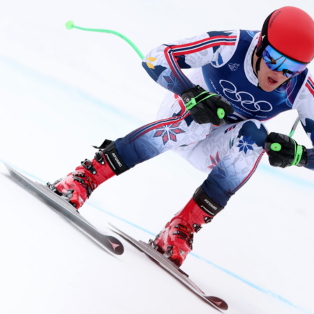 Норвежский горнолыжник травмировался в первый день Олимпиады: его эвакуировали на самолете