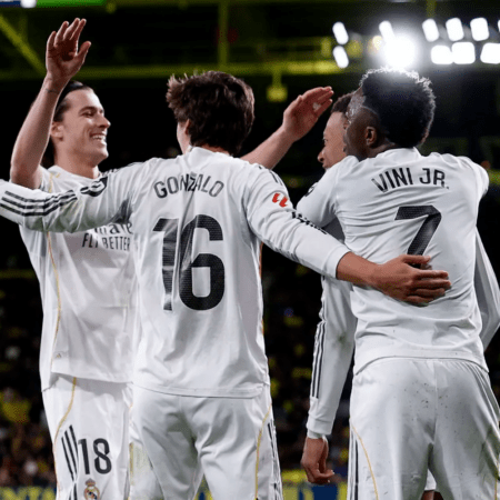 Гол Винисиуса помог Реалу обыграть Бенфику и выйти в плей-офф Лиги Чемпионов